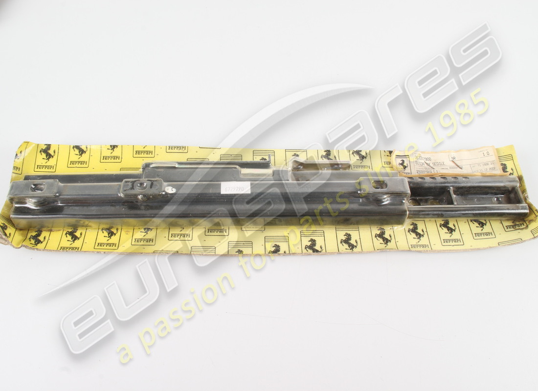 NUEVA FERRARI GUÍA COMPLETA DEL ASIENTO DERECHO. NÚMERO DE PIEZA 67297900 (1) nueva ferrari guía completa del asiento derecho. número de pieza 67297900 (1)