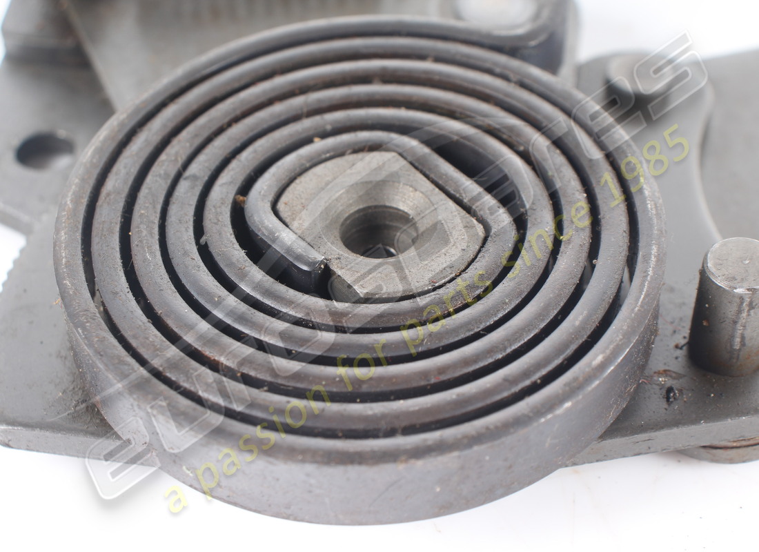 SOPORTE IZQUIERDO FERRARI USADO. NÚMERO DE PARTE 62515100 (4) soporte izquierdo ferrari usado. número de parte 62515100 (4)