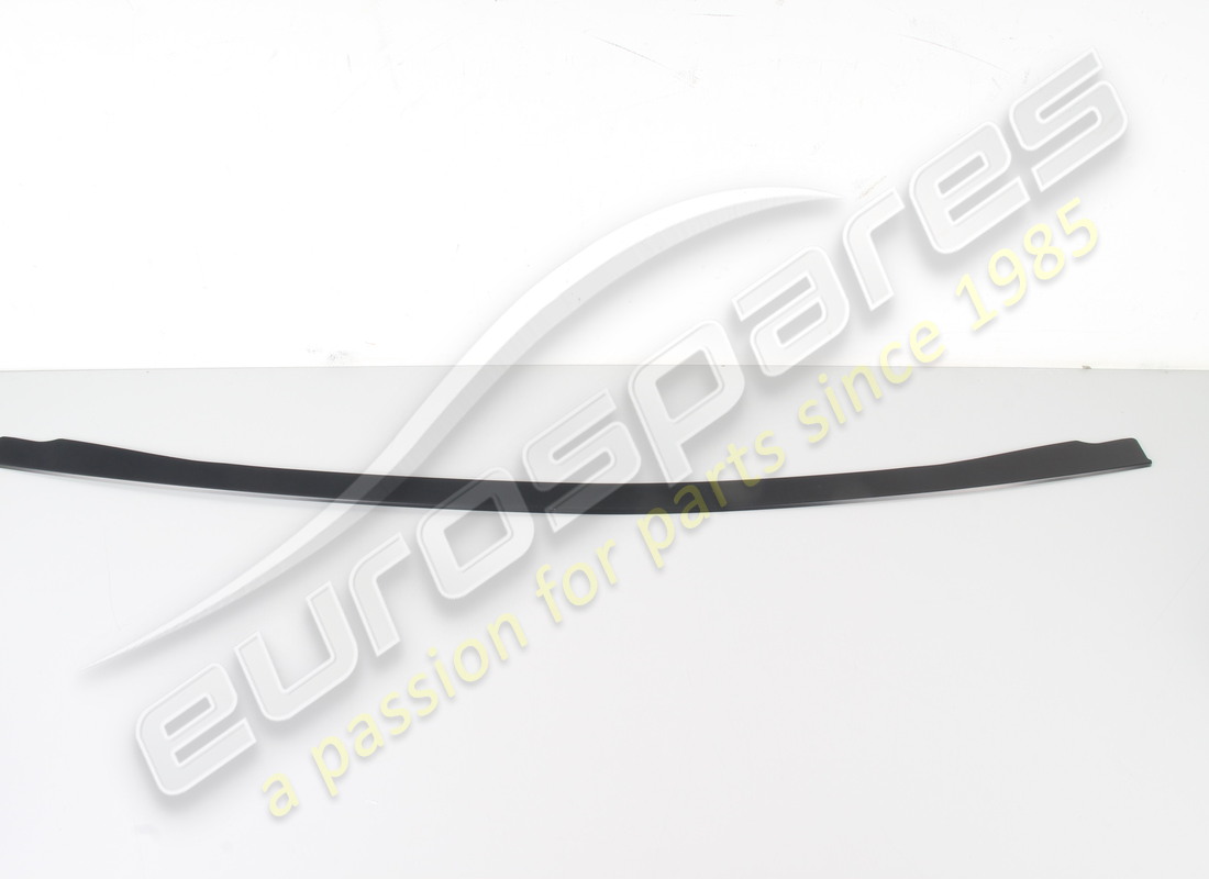 NUEVA CUBIERTA DE PARACHOQUES TRASERO MASERATI. NÚMERO DE PIEZA 67720600 (1) nueva cubierta de parachoques trasero maserati. número de pieza 67720600 (1)