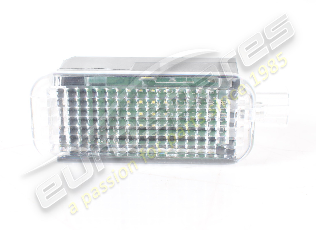 LUZ DE ENTRADA USADA LAMBORGHINI FUSSRAUM. NÚMERO DE PIEZA 4E0947415A (2) luz de entrada usada lamborghini fussraum. número de pieza 4e0947415a (2)