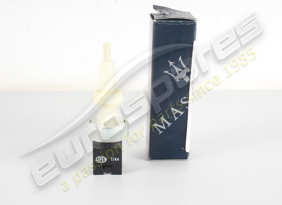 nuevo interruptor del botón maserati. número de parte 133555 (3)