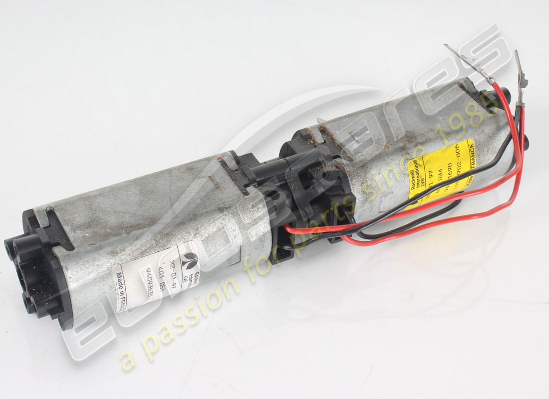 MOTOR GUÍA USADO Ferrari. NÚMERO DE PIEZA 65877100 (1) MOTOR GUÍA USADO Ferrari. NÚMERO DE PIEZA 65877100 (1)