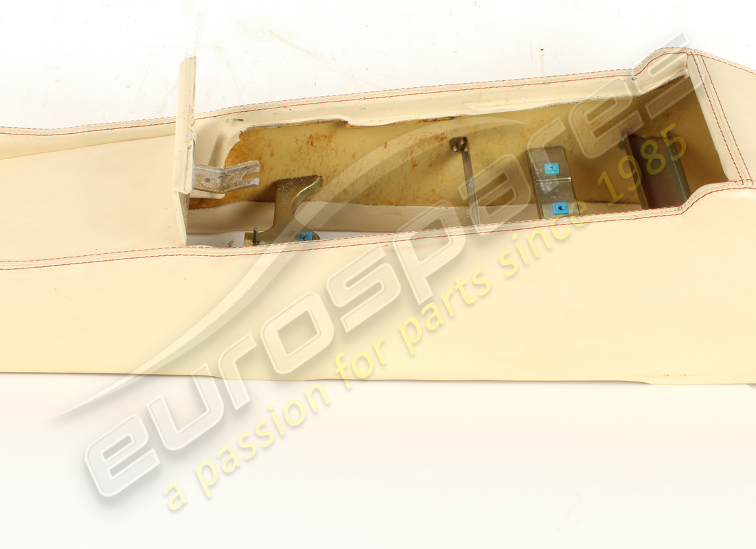 consola rhd ferrariusada en crema vm3997. número de parte 65450204 (3)