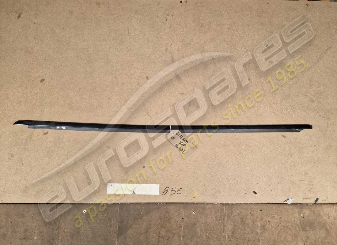 moldura de puerta izquierda ferrari usada. número de parte 61220000 (1)
