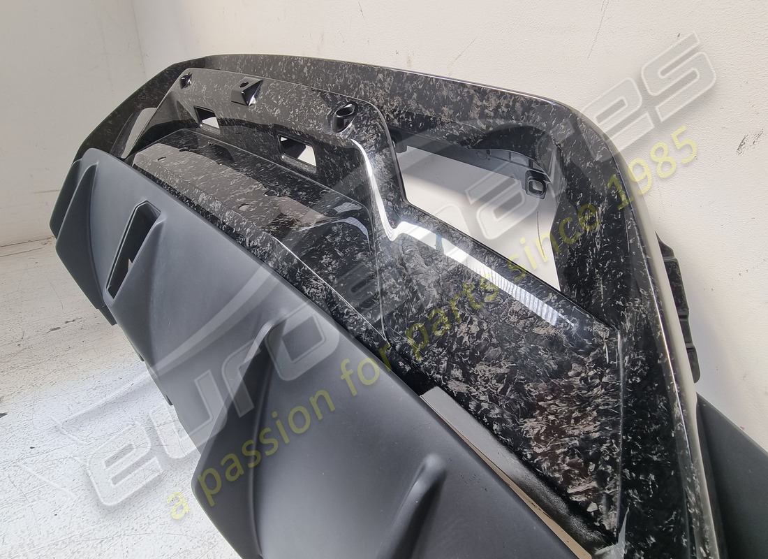 nuevo oe parachoques trasero en carbono (modelo cámara y sensor de aparcamiento). número de pieza 4t0807155b (2)