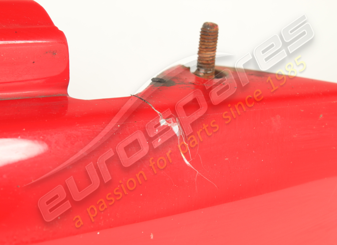 revestimiento bajo puerta rh ferrari usado. número de parte 69831610 (4)