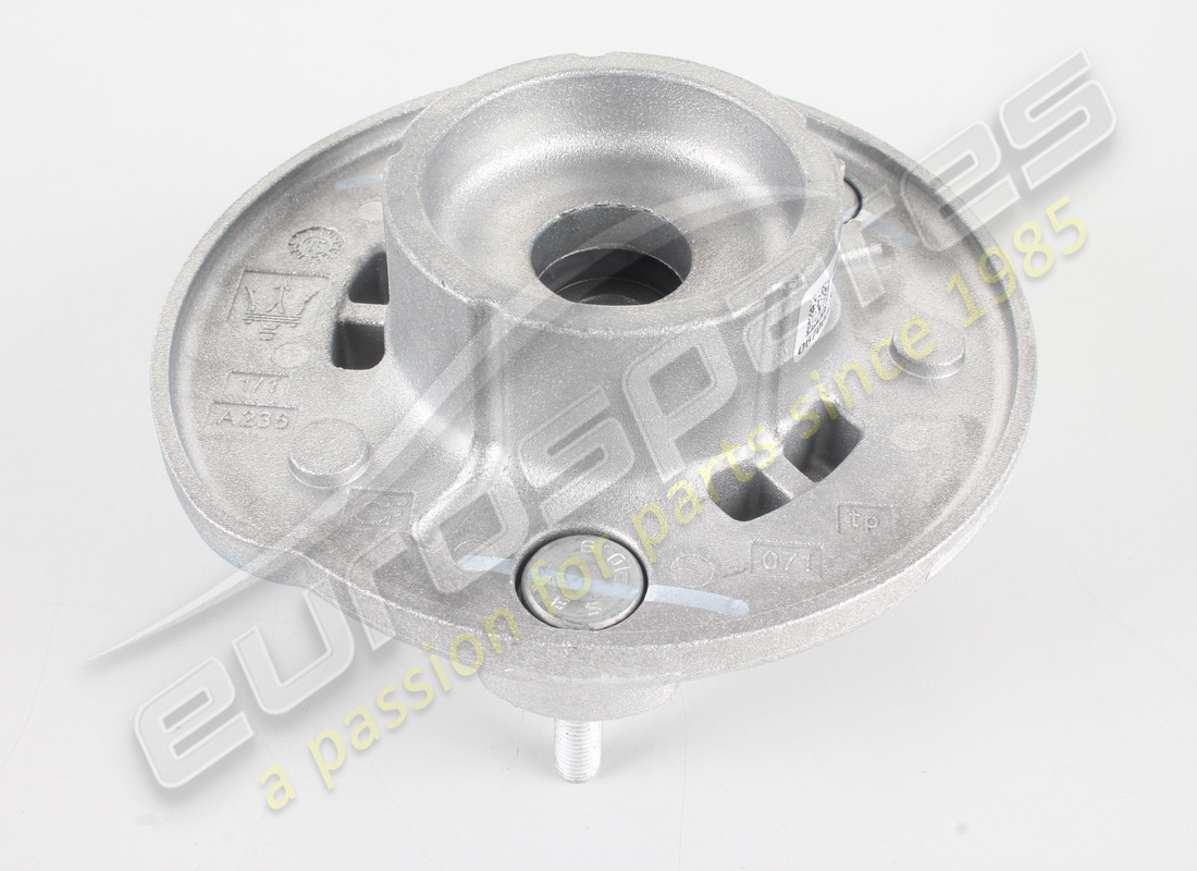 nuevo maserati soporte superior. número de pieza 670034710 (2)