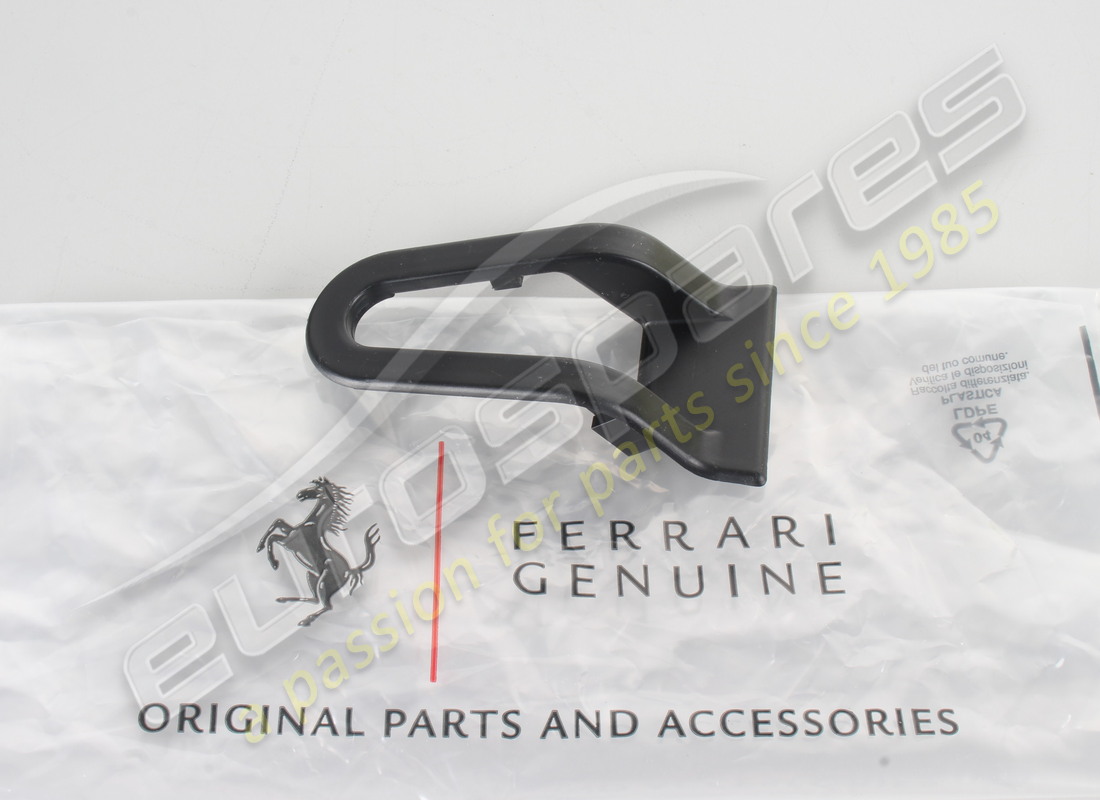 nueva placa ferrari derecha. número de parte 65705000 (3)