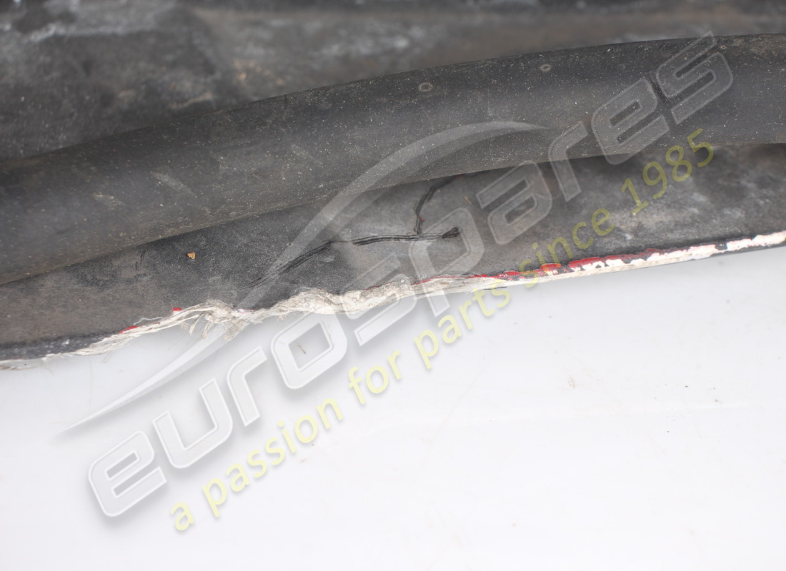 PARACHOQUES DELANTERO FERRARI USADO. NÚMERO DE PARTE 64861610 (18) parachoques delantero ferrari usado. número de parte 64861610 (18)