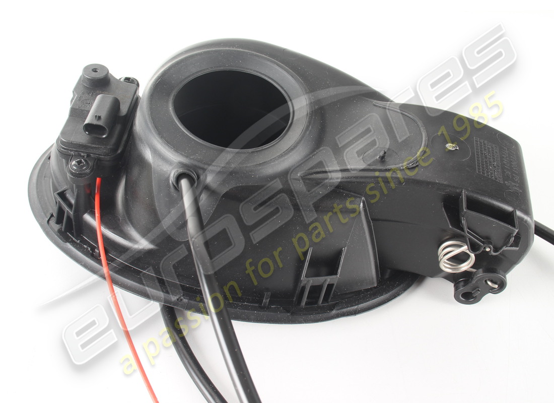 nueva base de cuello de llenado de combustible maserati. número de pieza 670034274 (3)