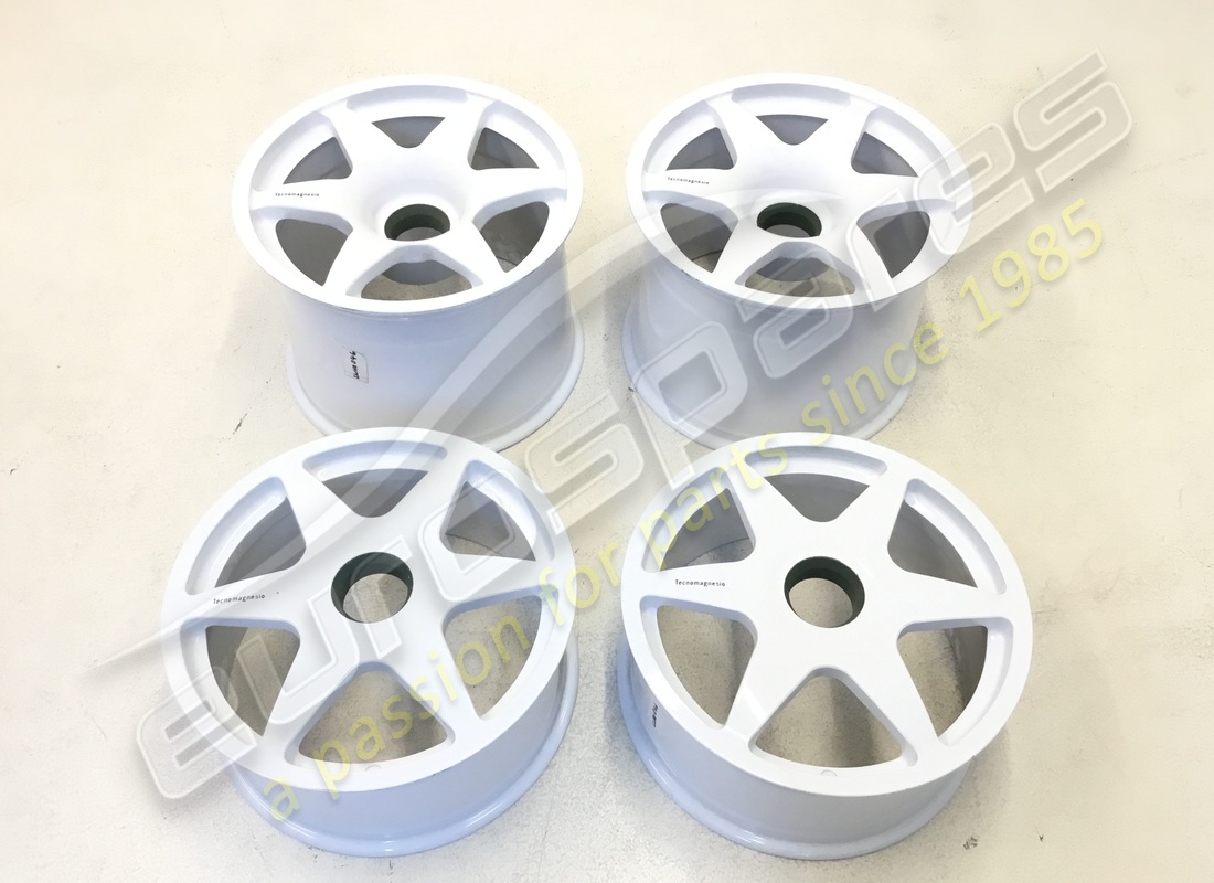 nuevo conjunto de cerradura central de carreras blanca lamborghini svr ruedas. número de parte lwhe046 (2)