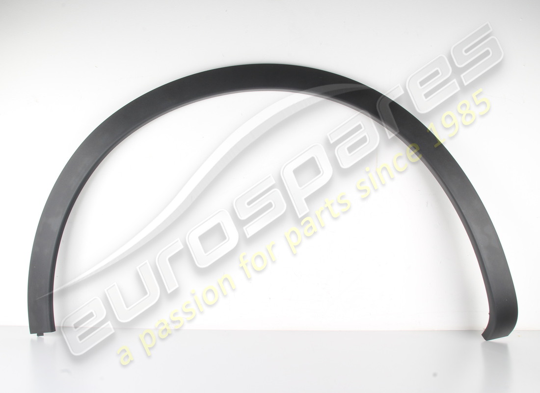 nueva moldura del paso de rueda trasero derecho maserati. número de pieza 670168153 (2)