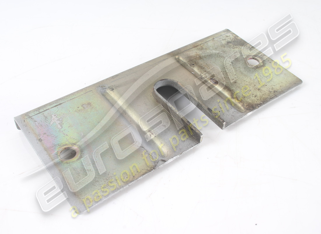 SOPORTE LATERAL PARA PARACHOQUES USADO Ferrari. NÚMERO DE PIEZA 65270200 (1) SOPORTE LATERAL PARA PARACHOQUES USADO Ferrari. NÚMERO DE PIEZA 65270200 (1)