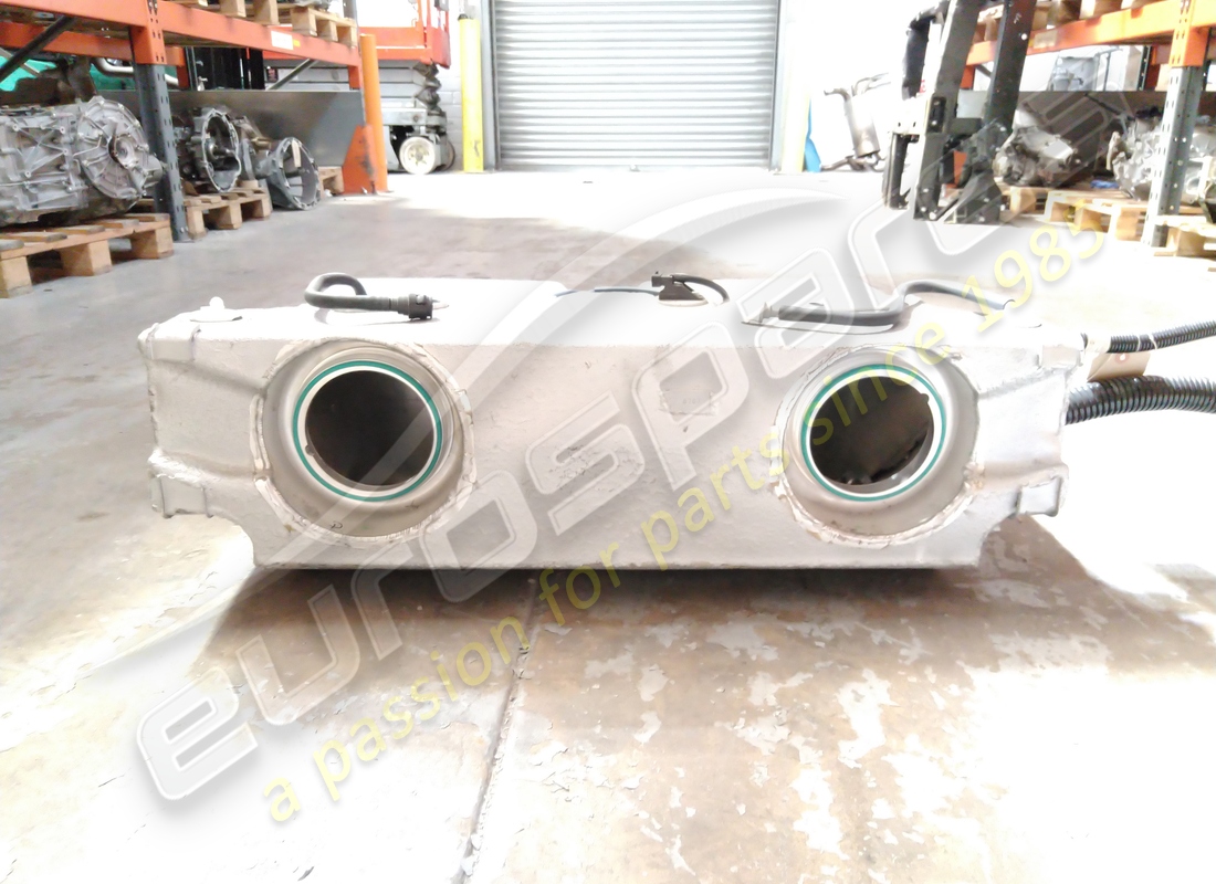 tanque de combustible ferrari usado. número de parte 185442 (2)