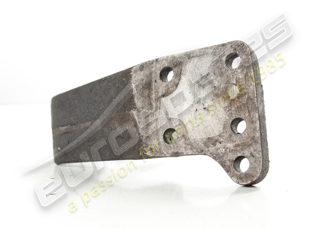 soporte inferior del alternador lamborghini usado. número de parte 001604488 (2)