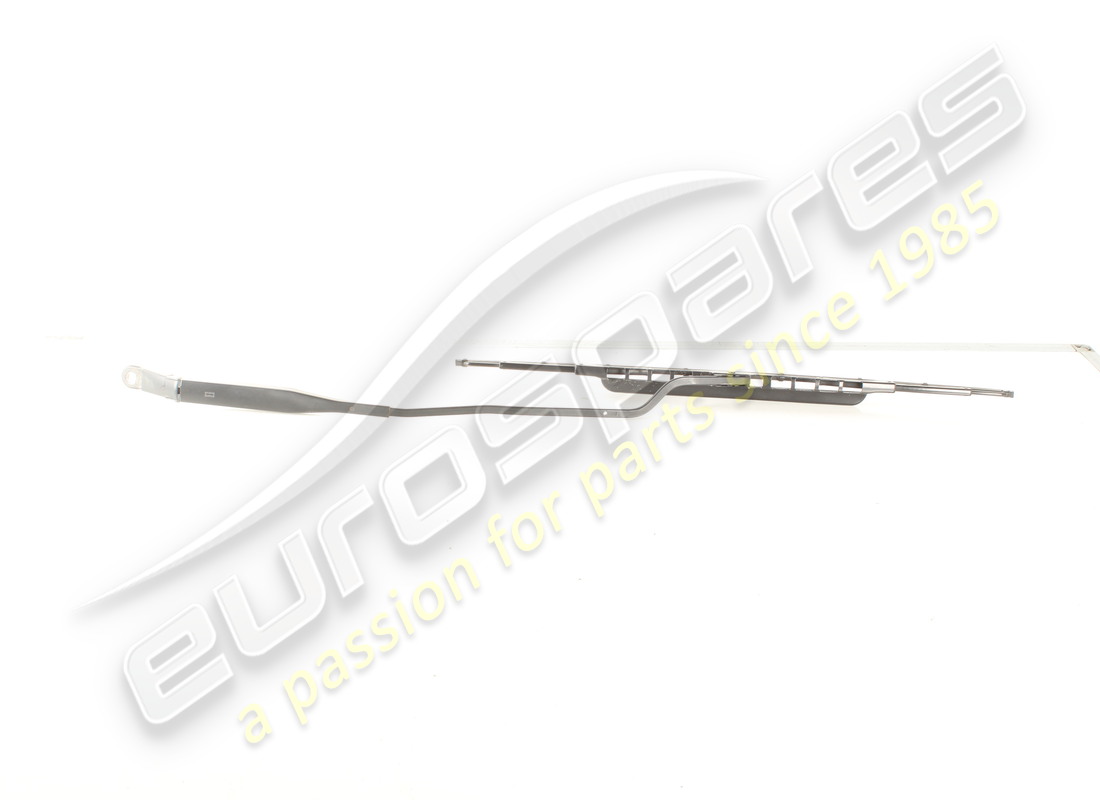 BRAZO DE LIMPIAPARABRISAS DEL LADO DEL PASAJERO USADO Maserati. NÚMERO DE PIEZA 383310204 (1)
