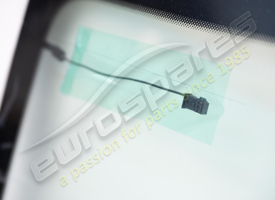 VIDRIO PARA PARABRISAS NUEVO LAMBORGHINI (TEMPLADO). NÚMERO DE PIEZA 4ML845099T0P0 (3) vidrio para parabrisas nuevo lamborghini (templado). número de pieza 4ml845099t0p0 (3)