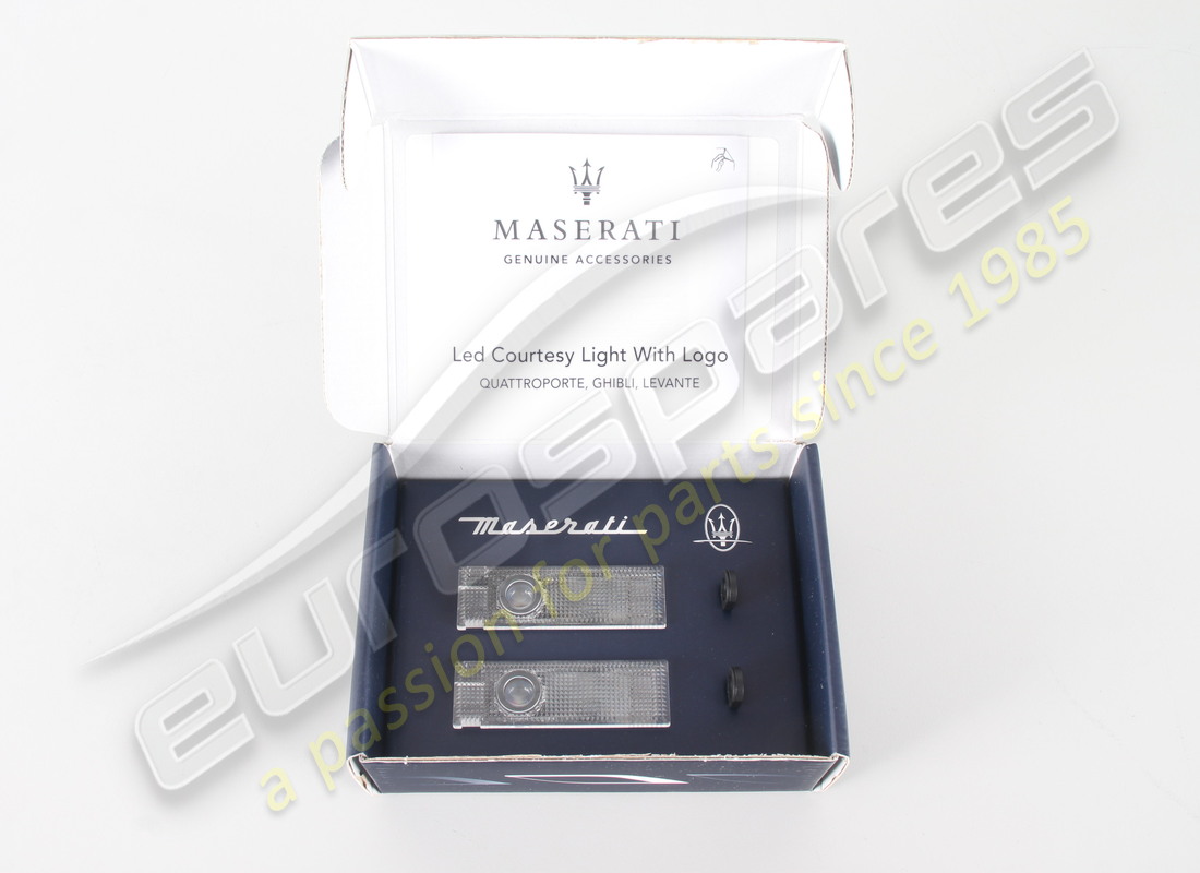 nuevo kit de luces de cortesía con logotipo maserati. número de pieza 940001126 (1)