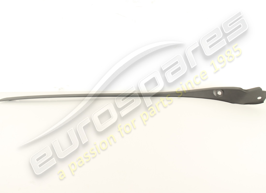 nueva moldura izquierda maserati. número de parte 670142160 (1)