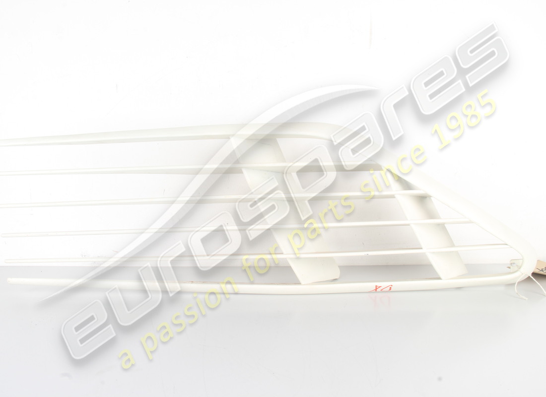 NUEVA REJILLA DE ADMISIÓN LATERAL DERECHA Ferrari (PLÁSTICO). NÚMERO DE PIEZA 60671200 (1)