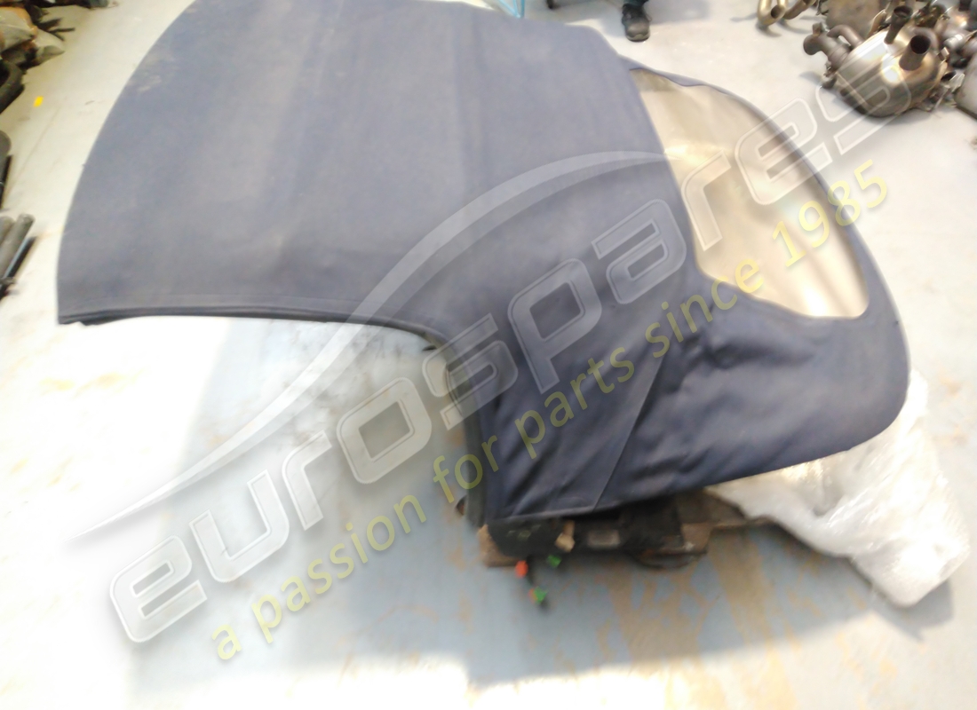 usado maserati conv. material superior azul. número de parte 67241004 (2)