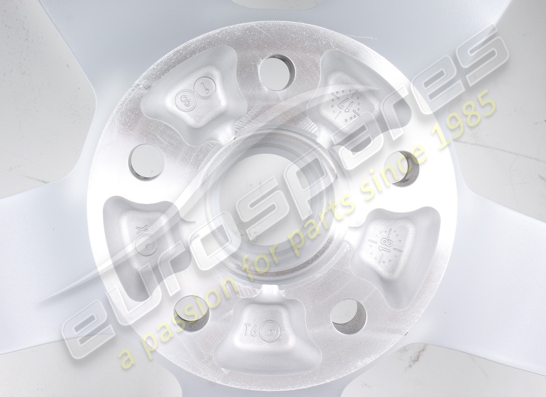 NUEVA RUEDA TRASERA FERRARI. NÚMERO DE PARTE 328467 (4) nueva rueda trasera ferrari. número de parte 328467 (4)