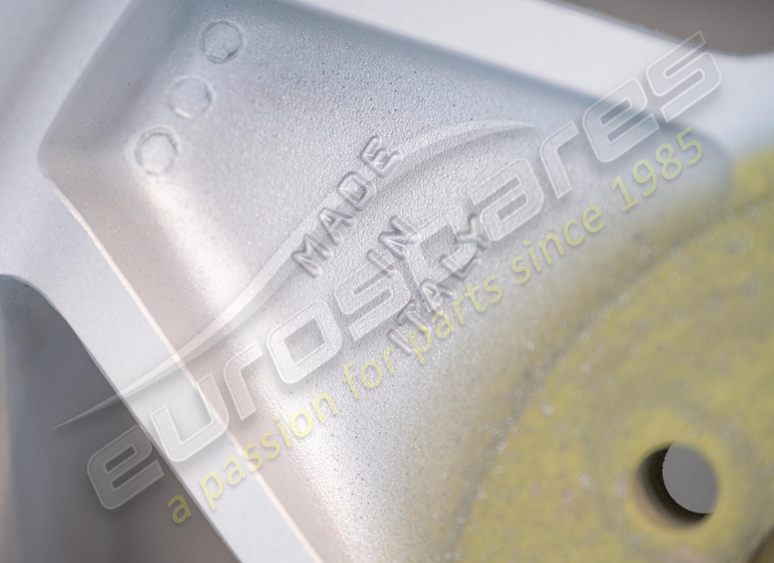 NEW (OTHER) FERRARI REAR WHEEL (9X15). PART NUMBER 109193 (6) new (other) ferrari rear wheel (9x15). part number 109193 (6)