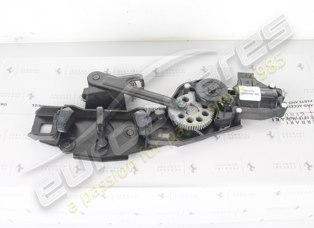 NUEVA TAPA DE MALETERO POWER STRIKER FERRARI. NÚMERO DE PIEZA 69773100 (4) nueva tapa de maletero power striker ferrari. número de pieza 69773100 (4)