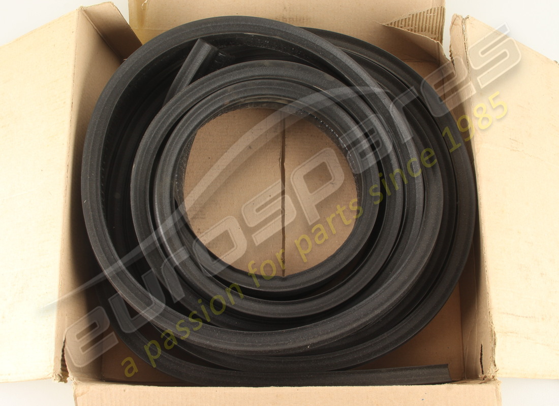 NEW FERRARI BONNET WEATHERSTRIP . PART NUMBER 61497000 (1)