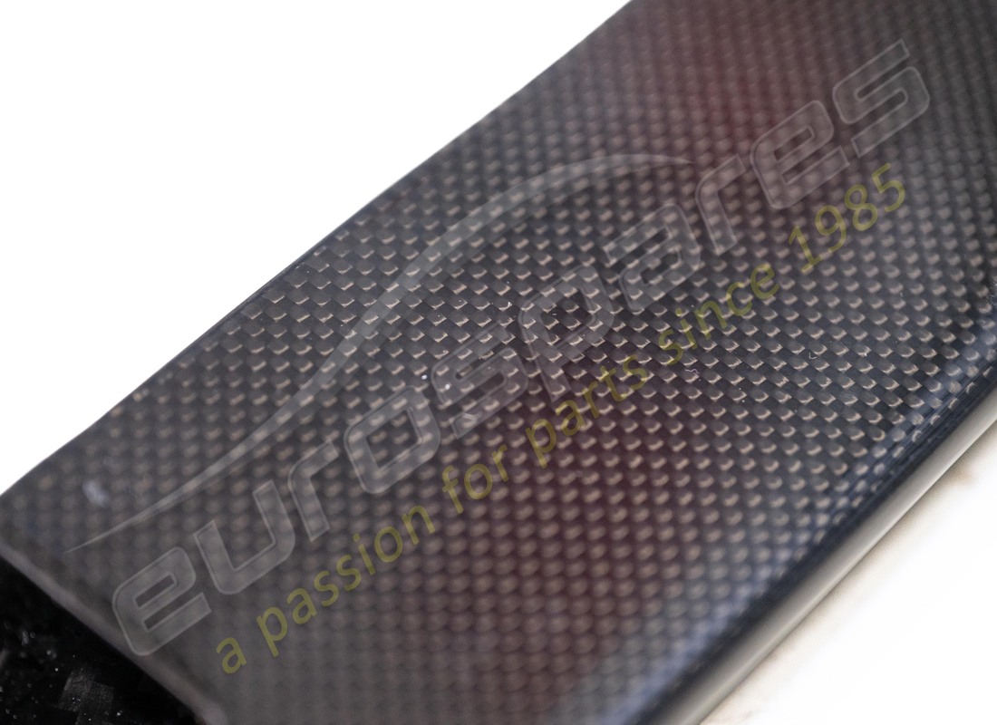 ALERÓN DELANTERO DE FIBRA DE CARBONO USADO FERRARI. NÚMERO DE PIEZA 963231 (5) alerón delantero de fibra de carbono usado ferrari. número de pieza 963231 (5)