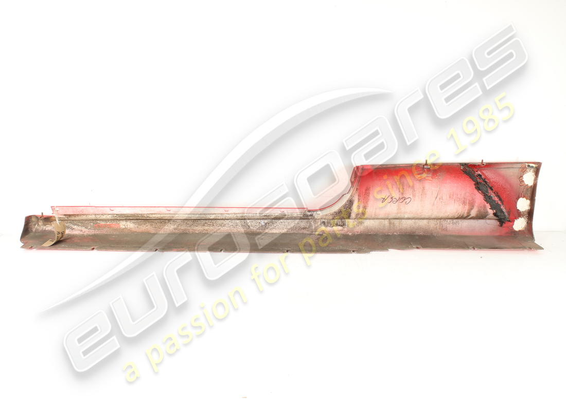 revestimiento bajo puerta rh ferrari usado. número de parte 69831610 (13)