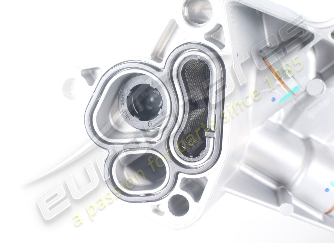 INTERCAMBIADOR Y FILTRO DE ACEITE NUEVOS MASERATI. NÚMERO DE PIEZA 673010882 (6) intercambiador y filtro de aceite nuevos maserati. número de pieza 673010882 (6)