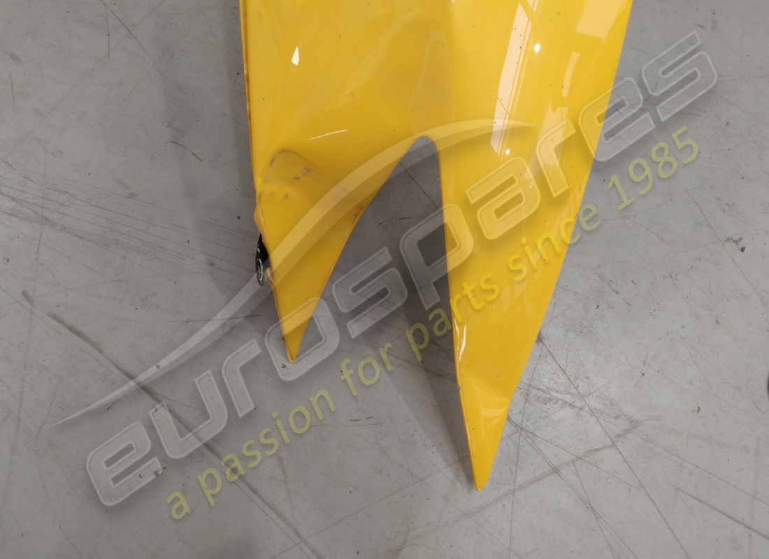 guardabarros lamborghini dañado. número de parte 470821021b (3)