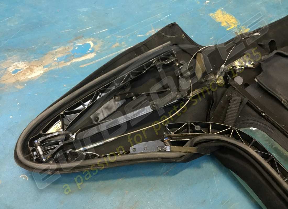embellecedor externo negro completo ferrari usado. número de parte 66374600 (7)