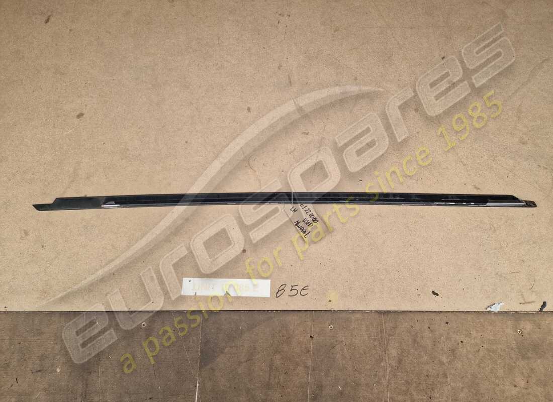 moldura de puerta izquierda ferrari usada. número de parte 61220000 (8)
