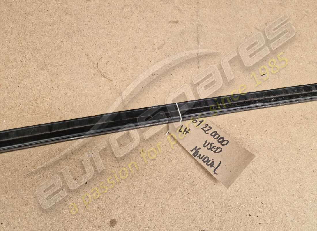 moldura de puerta izquierda ferrari usada. número de parte 61220000 (5)