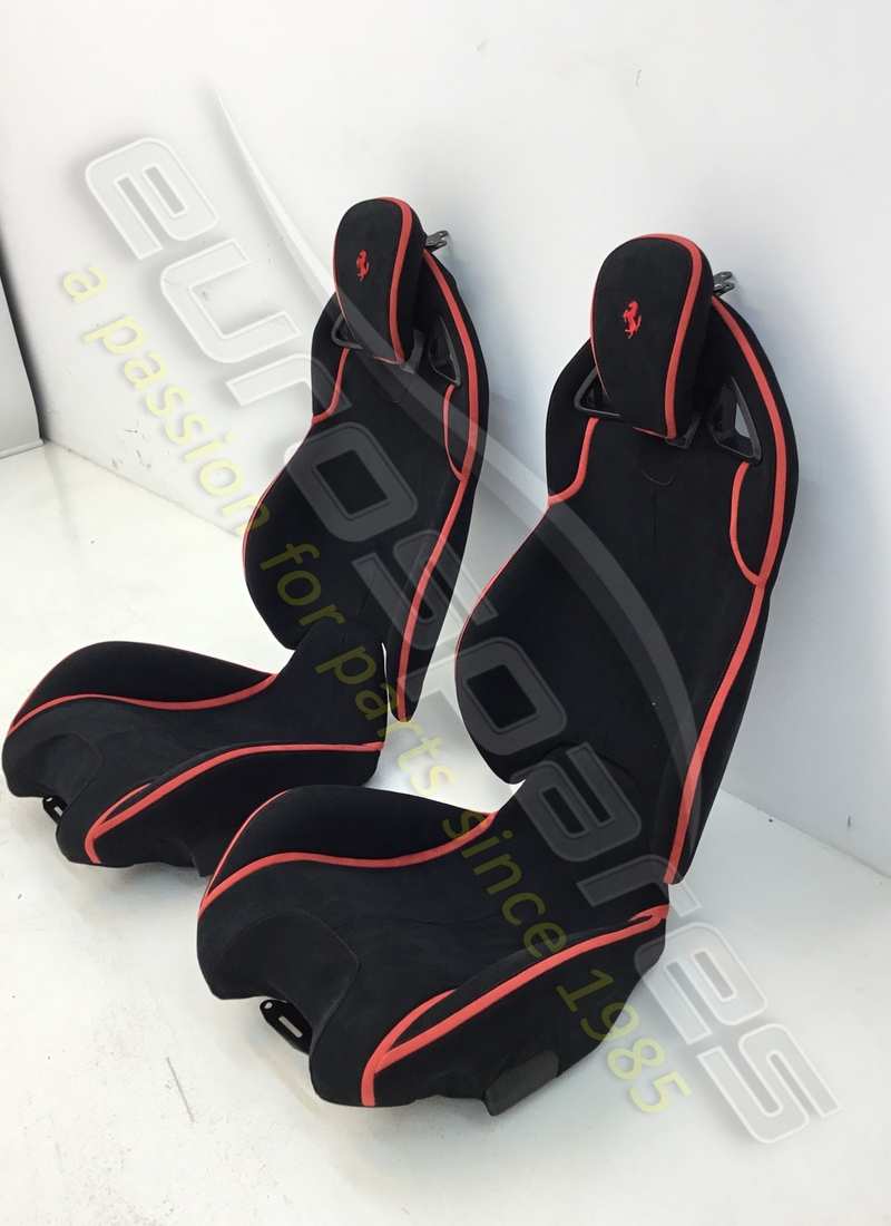 reacondicionado ferraricarbono seats (tamaño grande). número de parte 85888100pair (2)