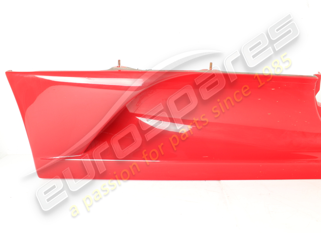 revestimiento bajo puerta rh ferrari usado. número de parte 69831610 (2)