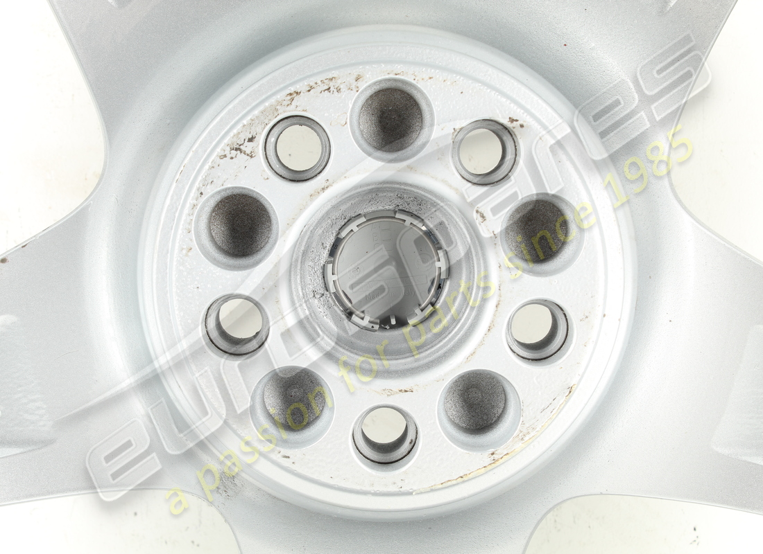 LLANTA DELANTERA DE CARRETERA FERRARI USADA. NÚMERO DE PARTE 166475 (5) llanta delantera de carretera ferrari usada. número de parte 166475 (5)