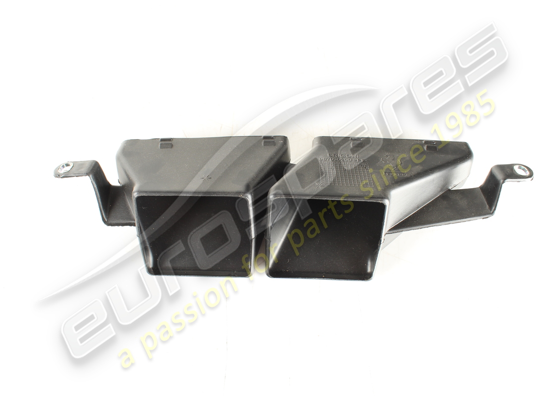 CONECTOR DEL DESCONGELADOR HVAC Ferrari USADO. NÚMERO DE PARTE 87030200 (1)