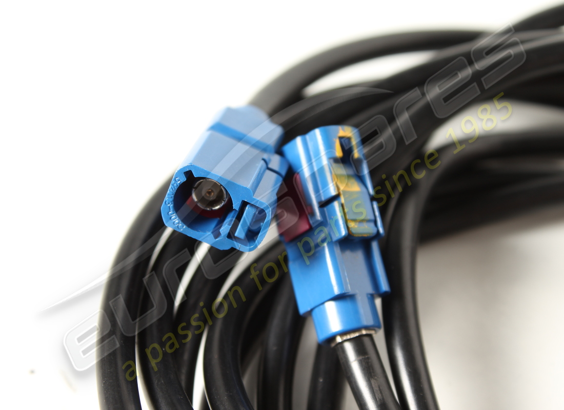 CABLE GPS DIVISOR/NDM Ferrari USADO. NÚMERO DE PARTE 311954 (1)