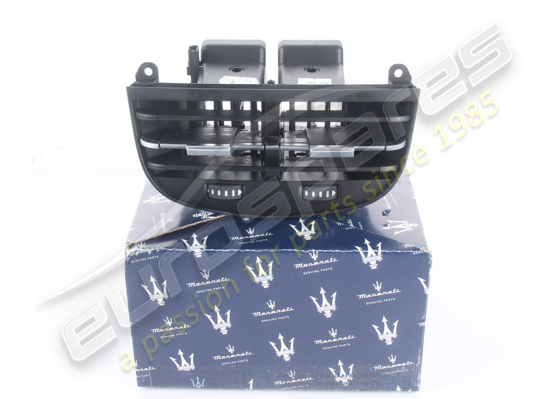 NUEVO MASERATI VENTILACIÓN DE AIRE TRASERA. NÚMERO DE PIEZA 670150960 (1) nuevo maserati ventilación de aire trasera. número de pieza 670150960 (1)