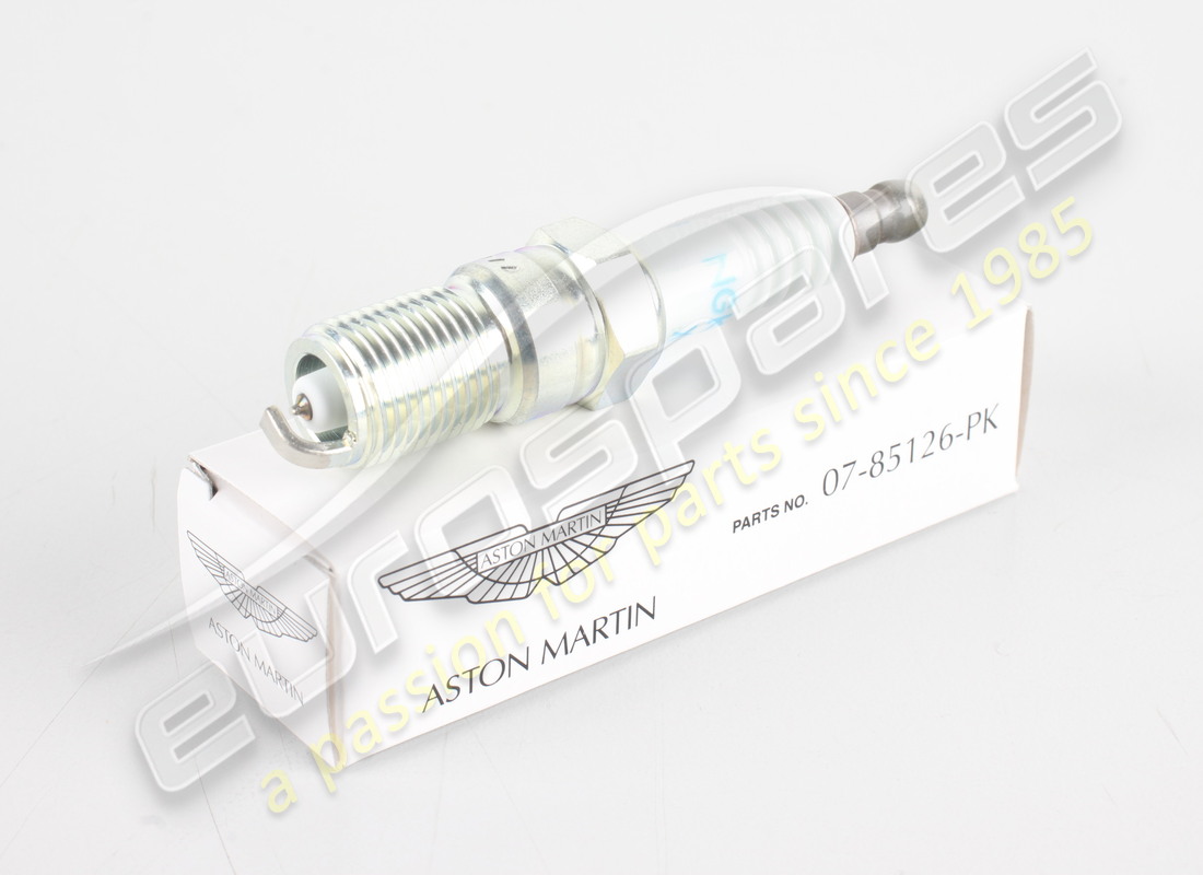 nueva bujía aston martin. número de parte 0785126pk (1)