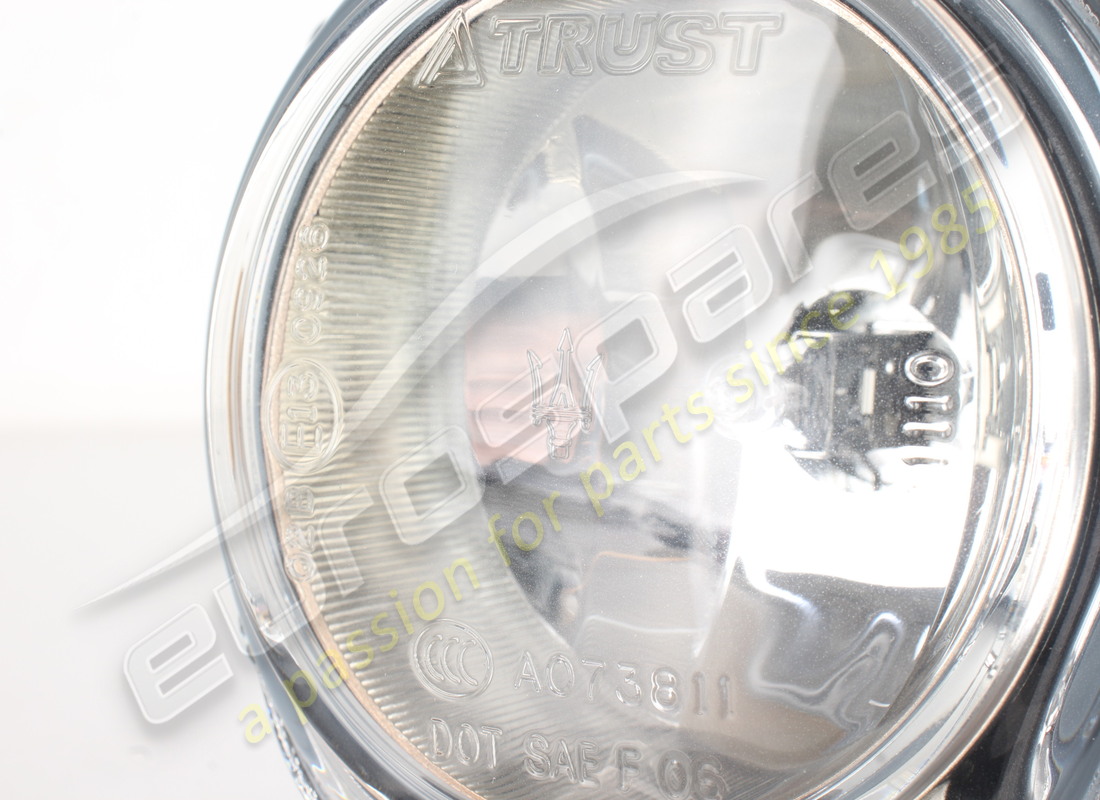 nuevo maserati faro antiniebla delantero/faro antiniebla. número de pieza 272726 (4)