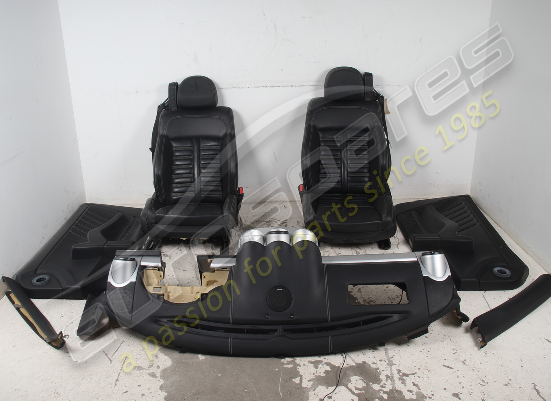 USADO Ferrari Ferrari PARTE 612INTERIOR . NÚMERO DE PARTE 612INTERIOR (1)