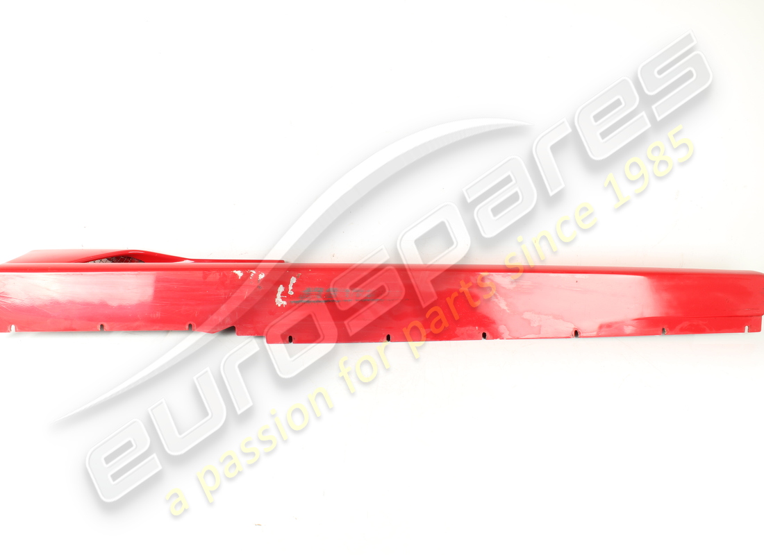 revestimiento bajo puerta rh ferrari usado. número de parte 69831610 (6)