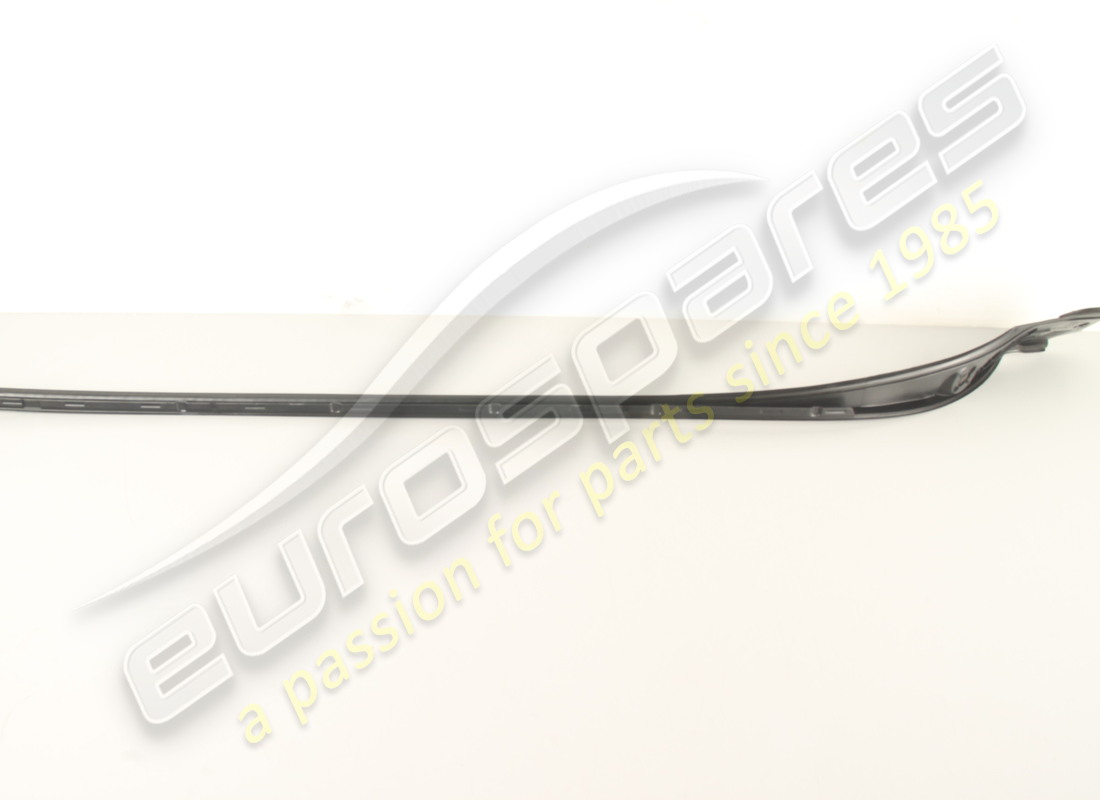 nueva moldura izquierda maserati. número de parte 670142160 (4)