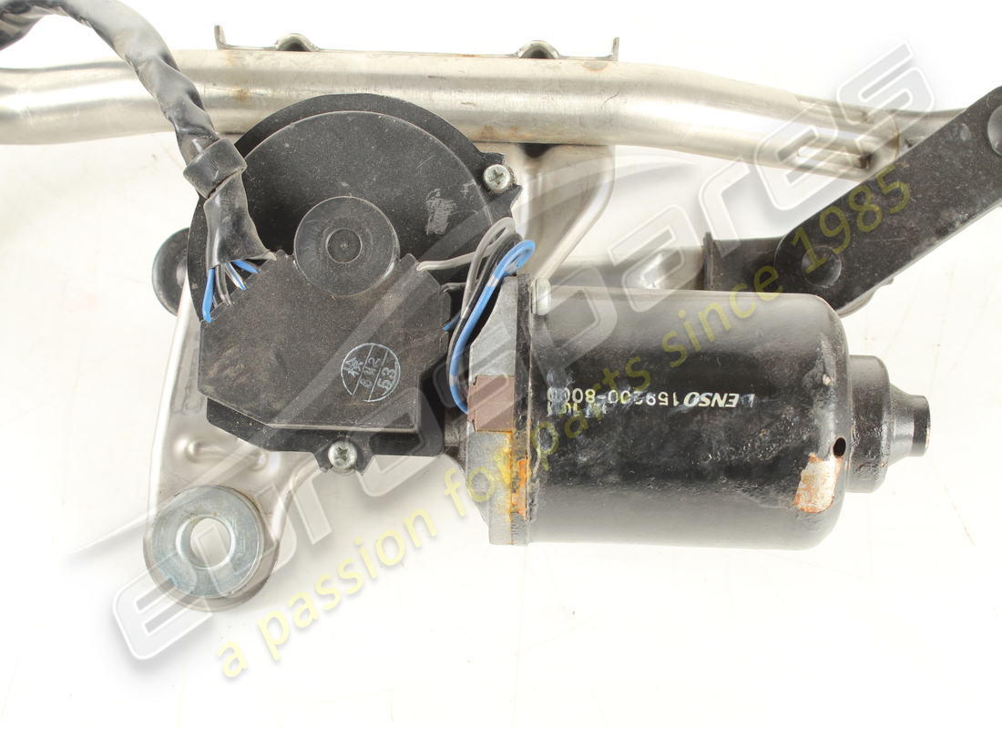 CONJUNTO DE LIMPIAPARABRISAS COMPLETO USADO FERRARI. NÚMERO DE PIEZA 83361700 (2) conjunto de limpiaparabrisas completo usado ferrari. número de pieza 83361700 (2)