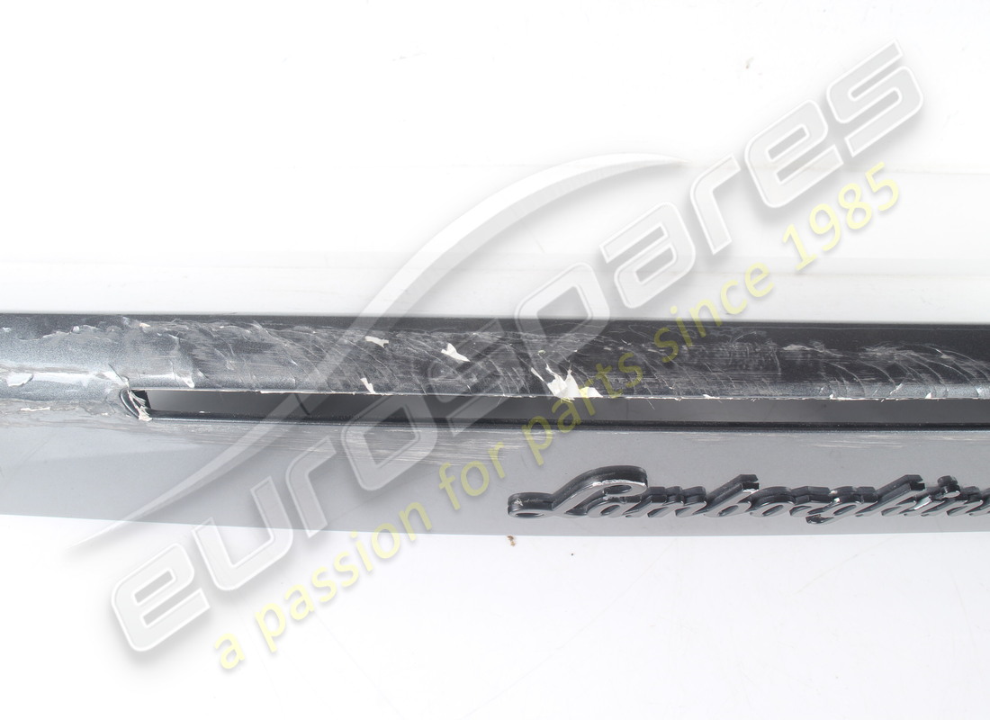 pieza superior del panel trasero lamborghini usada. número de pieza 4t0864487b (7)