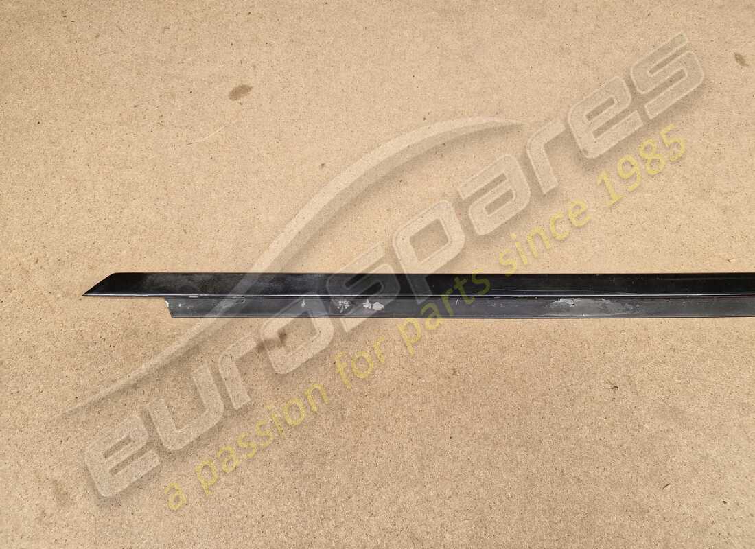 moldura de puerta izquierda ferrari usada. número de parte 61220000 (2)
